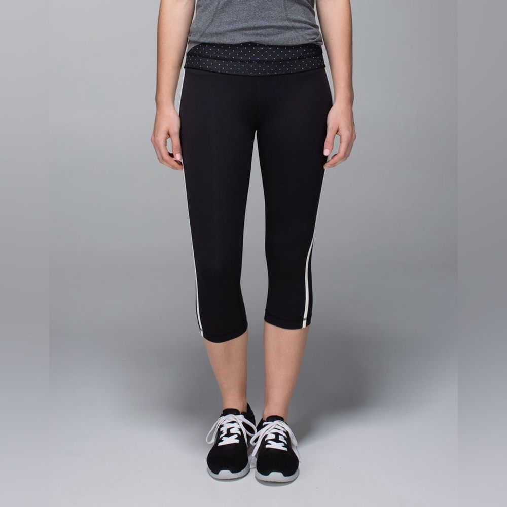 Women’s LULULEMON ATHLETICA‎ Up The Pace Crop Black legging size 8